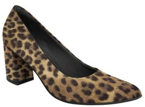 745135-Medium - 
                    Leopard
                    