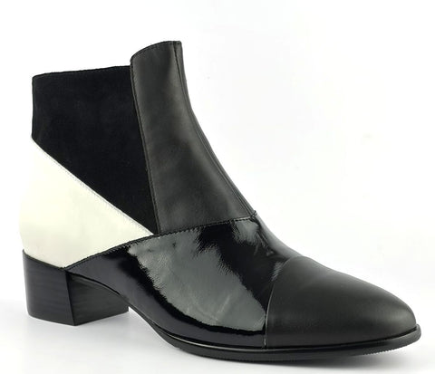 AWARD-Medium - 
                    Noir/Blanc
                    