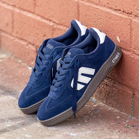 LOCUT-Medium - 
                    Bleu
                    